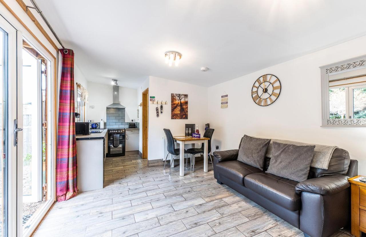 Fairview Farm Holiday Accommodation 14 Luxury Lodges, Cabins, Dog Friendly, Suitable For Couples, Families And Groups, Wedding Guests , Corporate Events, Sleeps 2-65 Guests In Ravenshead, Nottingham Near Sherwood Forest, Set In 88 Acres Exterior foto