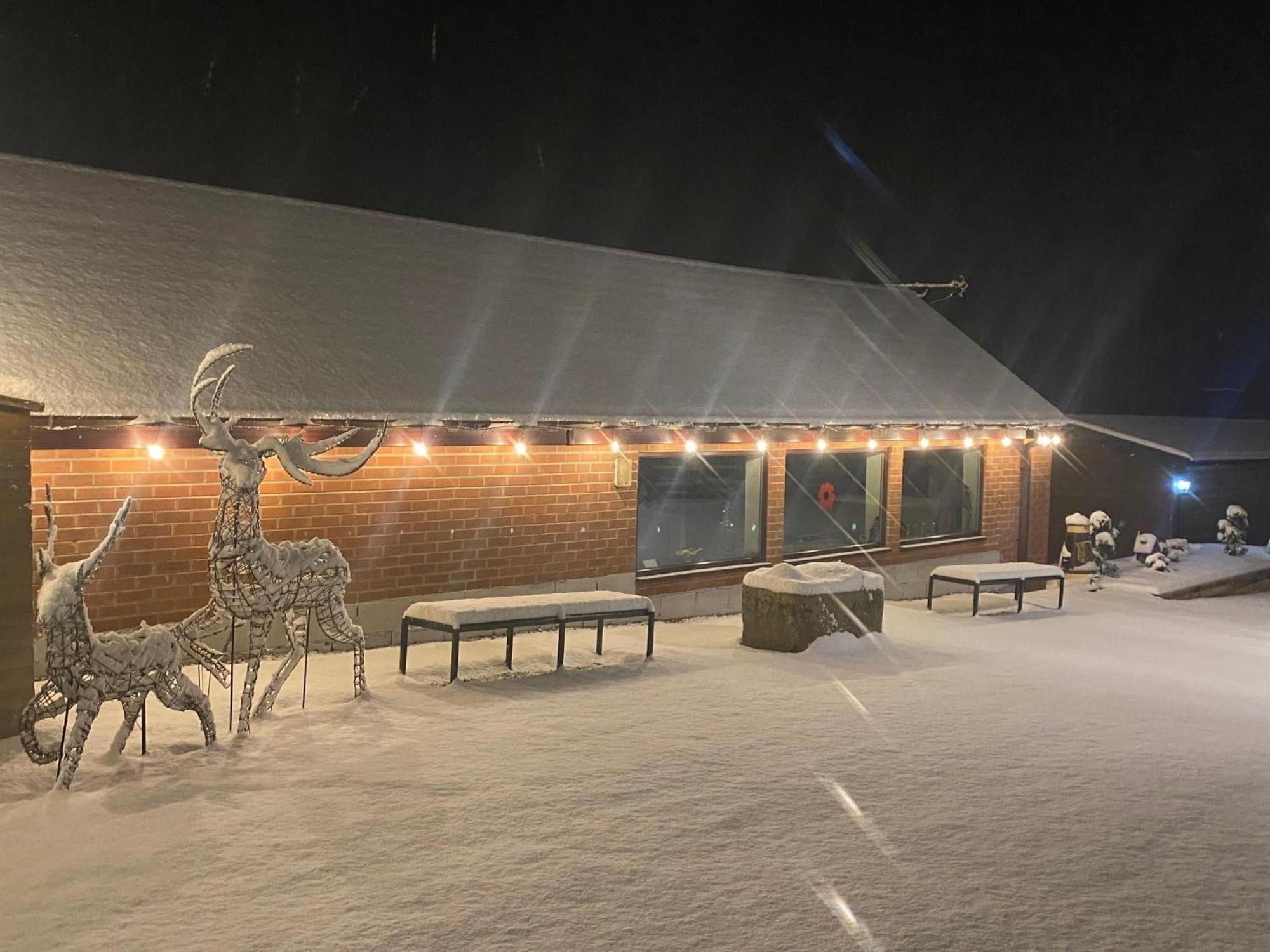 Fairview Farm Holiday Accommodation 14 Luxury Lodges, Cabins, Dog Friendly, Suitable For Couples, Families And Groups, Wedding Guests , Corporate Events, Sleeps 2-65 Guests In Ravenshead, Nottingham Near Sherwood Forest, Set In 88 Acres Exterior foto