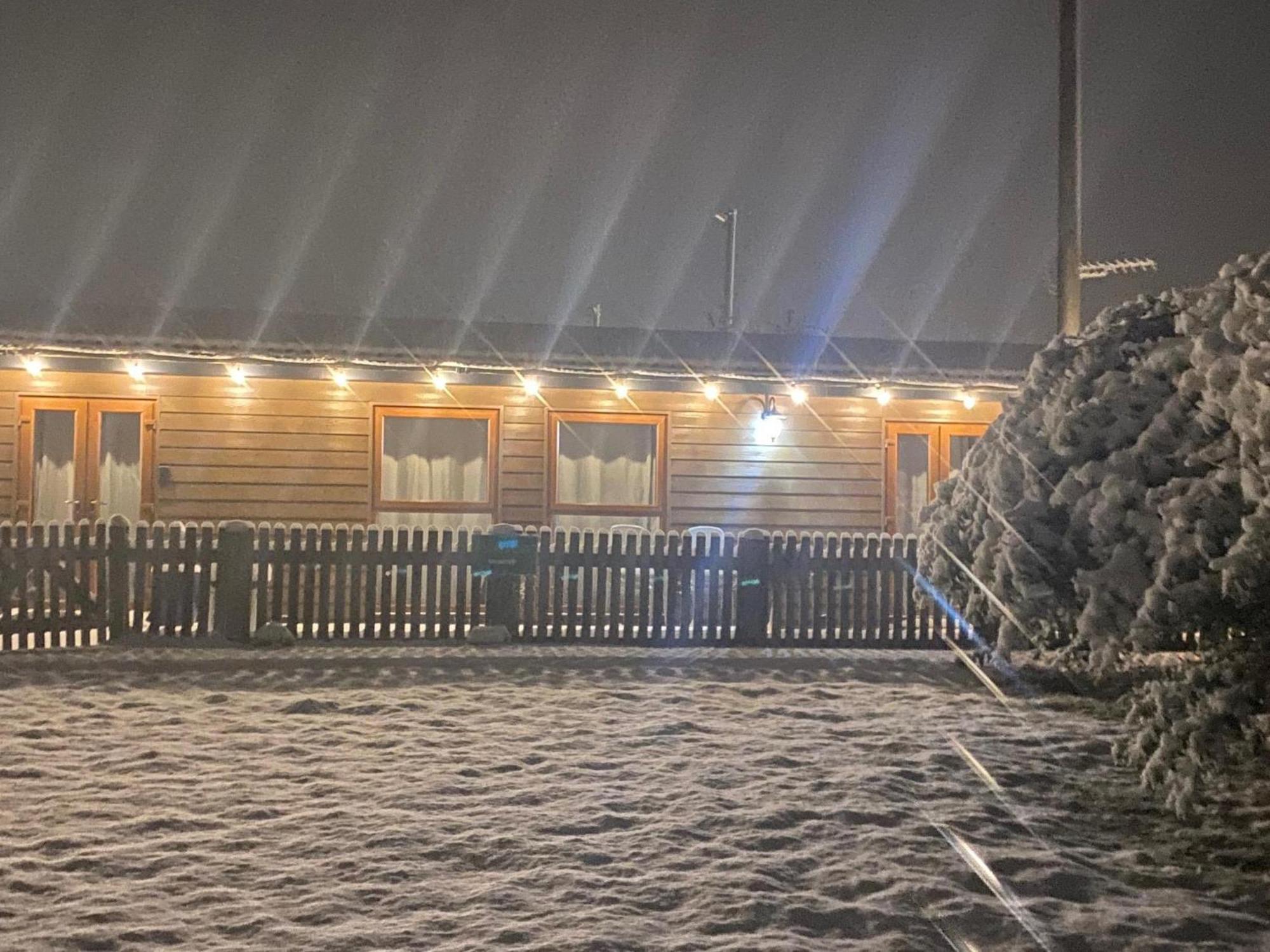 Fairview Farm Holiday Accommodation 14 Luxury Lodges, Cabins, Dog Friendly, Suitable For Couples, Families And Groups, Wedding Guests , Corporate Events, Sleeps 2-65 Guests In Ravenshead, Nottingham Near Sherwood Forest, Set In 88 Acres Exterior foto