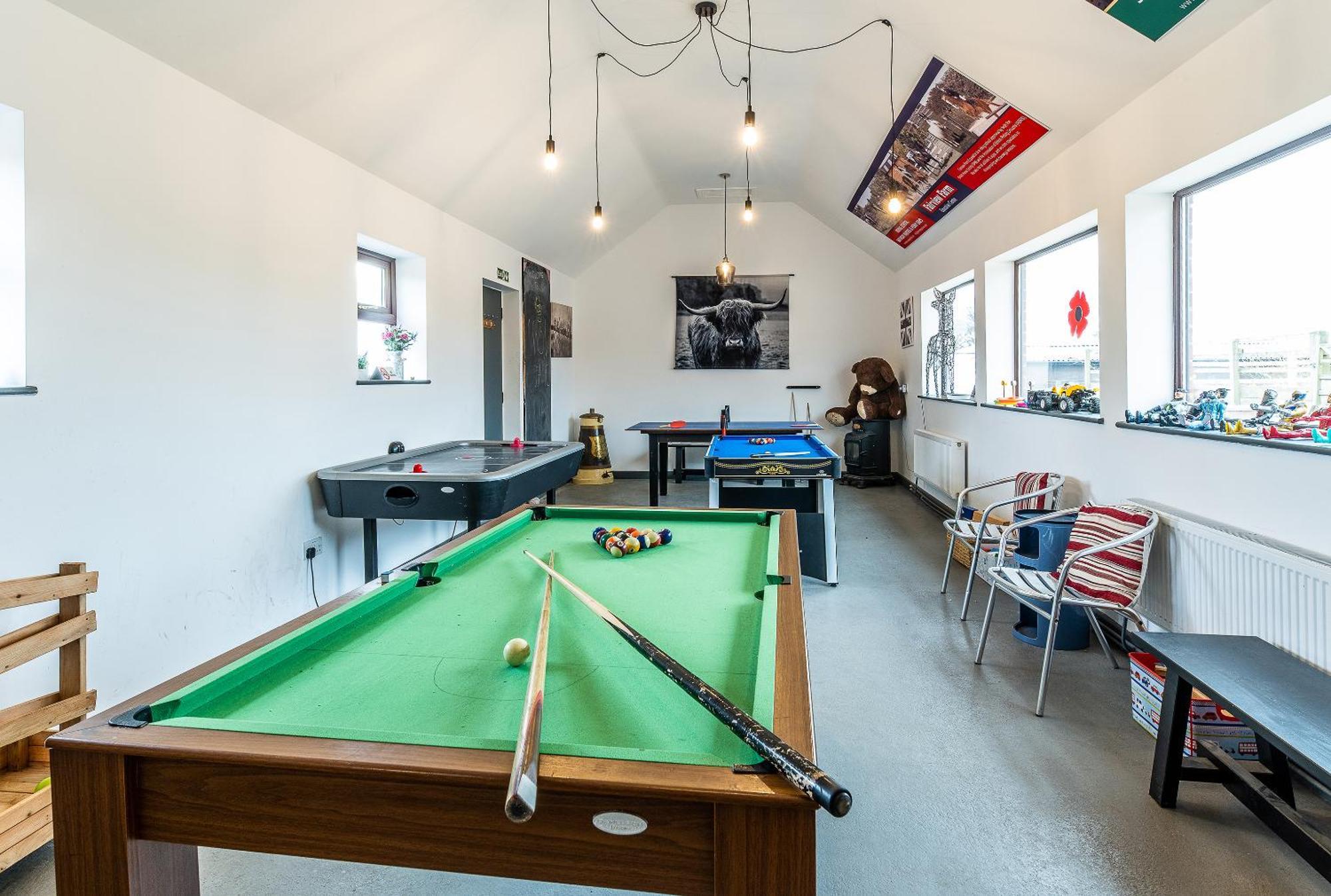 Fairview Farm Holiday Accommodation 14 Luxury Lodges, Cabins, Dog Friendly, Suitable For Couples, Families And Groups, Wedding Guests , Corporate Events, Sleeps 2-65 Guests In Ravenshead, Nottingham Near Sherwood Forest, Set In 88 Acres Exterior foto